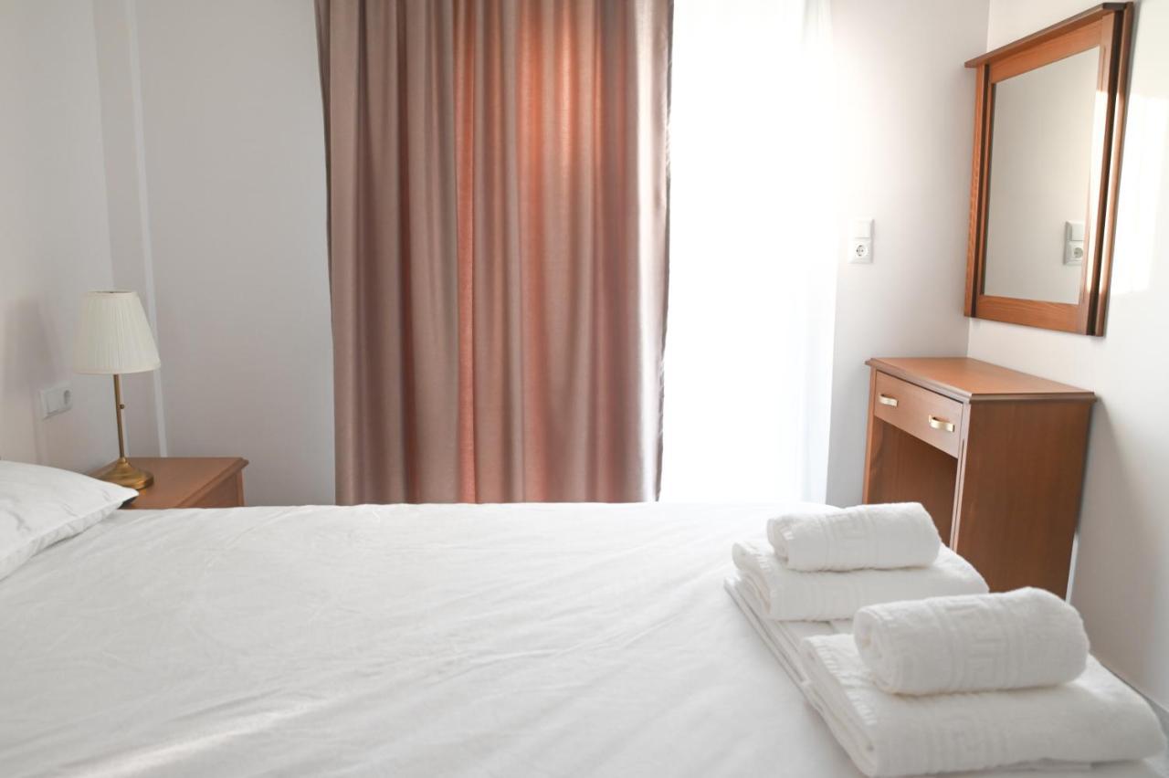 Faidra Apartments Néa Péramos Bagian luar foto