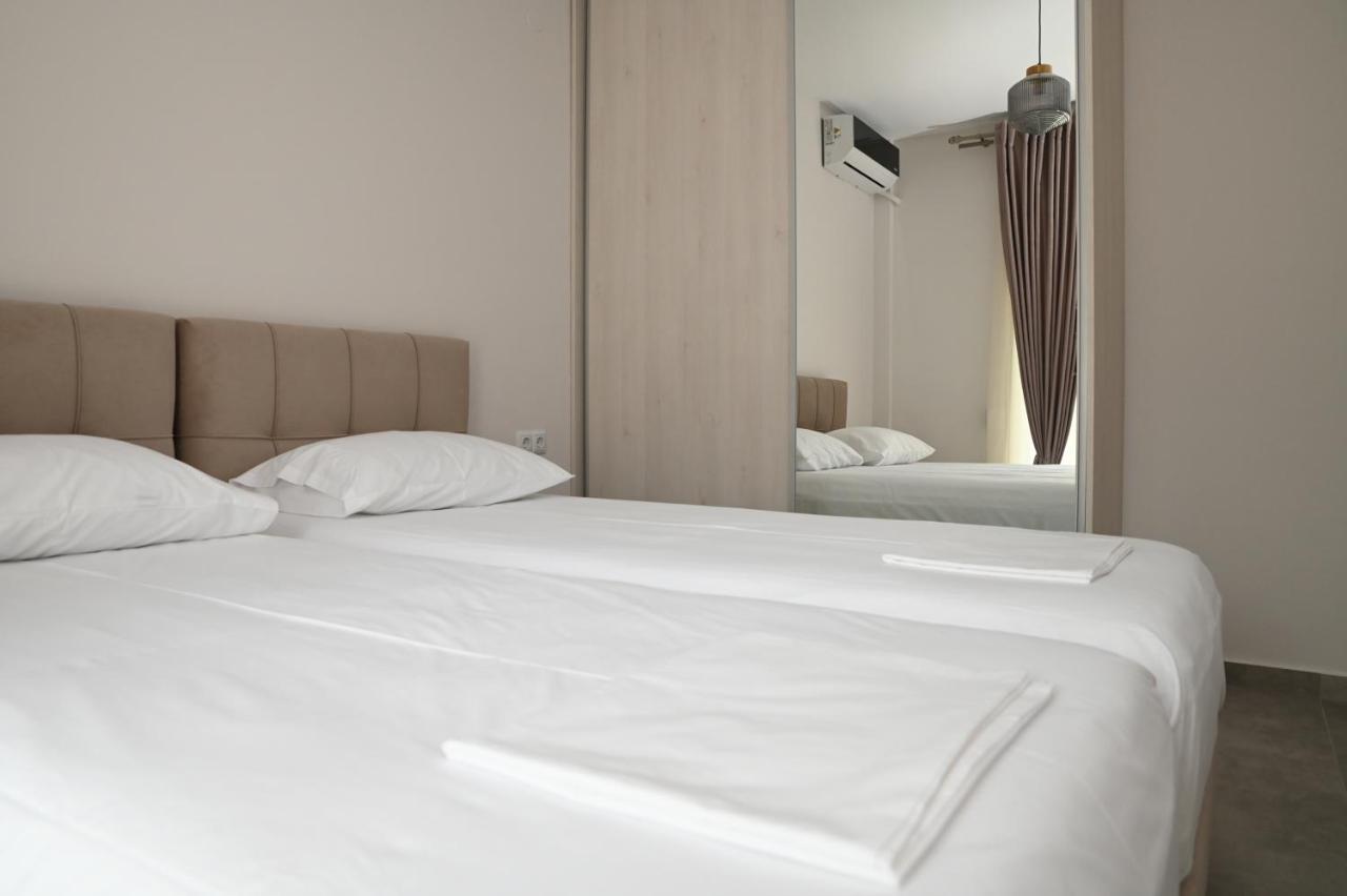 Faidra Apartments Néa Péramos Bagian luar foto