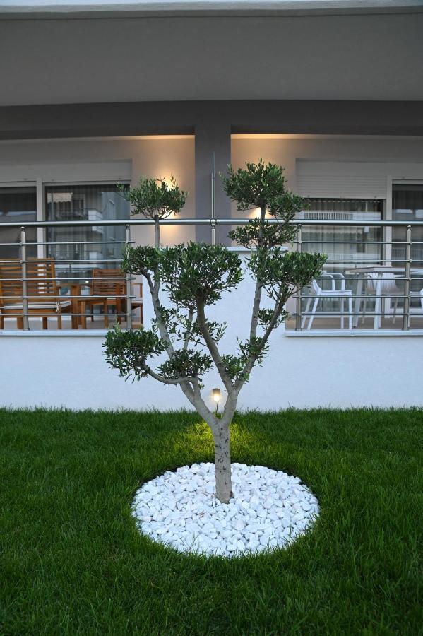 Faidra Apartments Néa Péramos Bagian luar foto