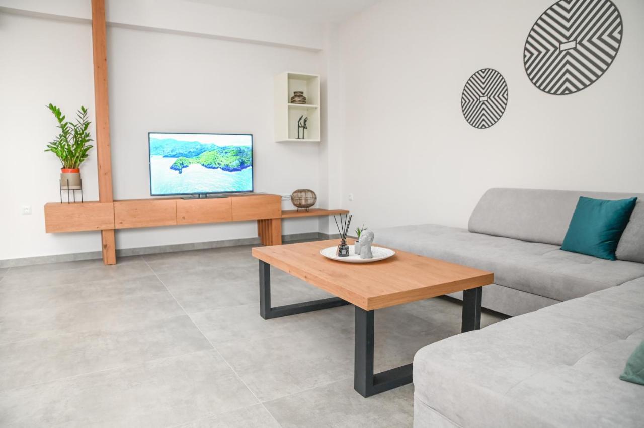 Faidra Apartments Néa Péramos Bagian luar foto