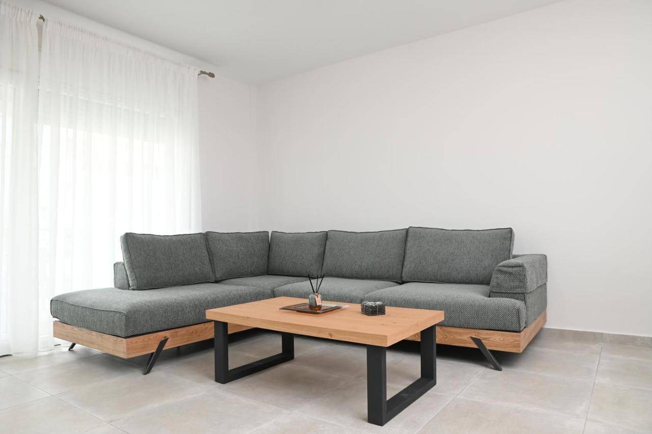 Faidra Apartments Néa Péramos Bagian luar foto