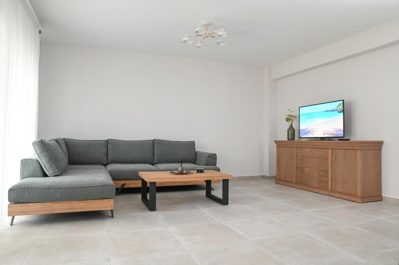 Faidra Apartments Néa Péramos Bagian luar foto